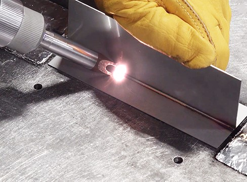 La soldadura láser es una técnica de unión de metales reciente que está teniendo mucho éxito.